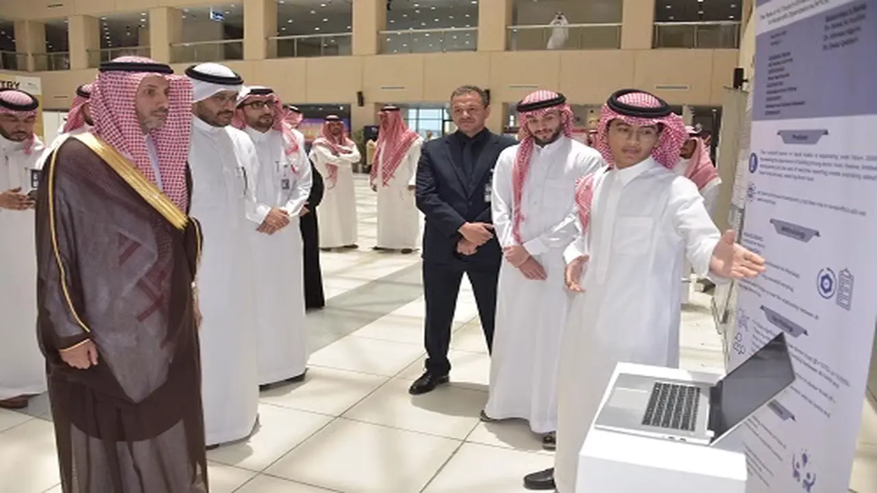 مشاريع مبتكرة.. 55 مشروع تخرج لطلاب إدارة الأعمال بجامعة الإمام